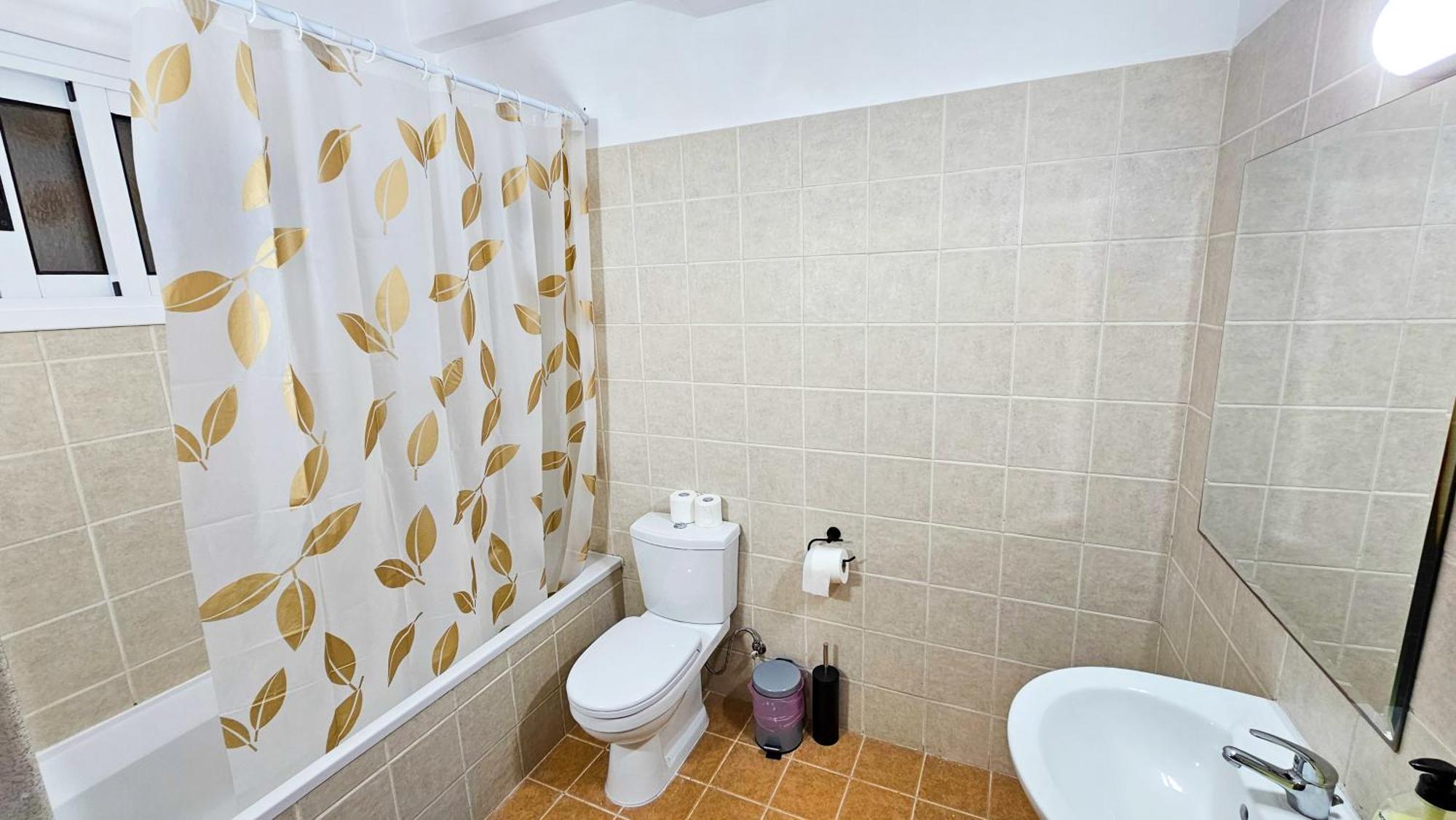 Sky Line City Apartment, 150M From Chabad Lubavitch Ларнака Екстериор снимка